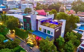 โรงแรมอิสตี้ (SHA Extra Plus)